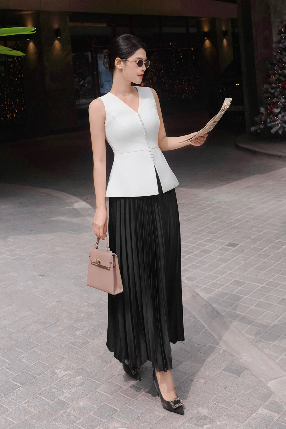 Chân váy đen xòe xếp ly dáng dài