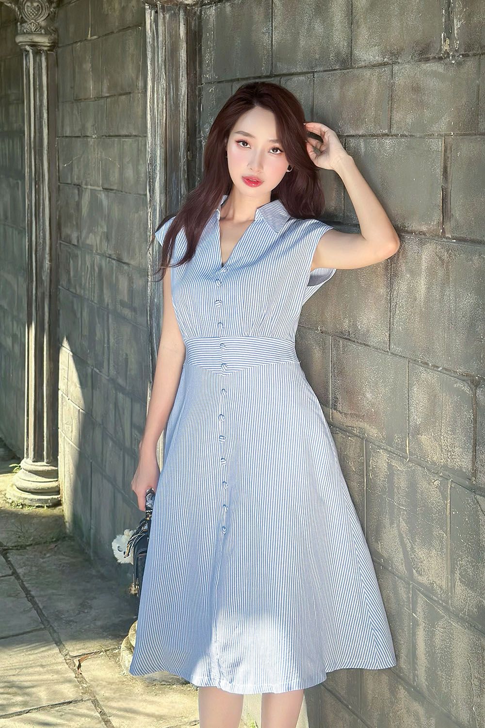 Đầm công sở chữ A xòe kẻ sọc trắng xanh