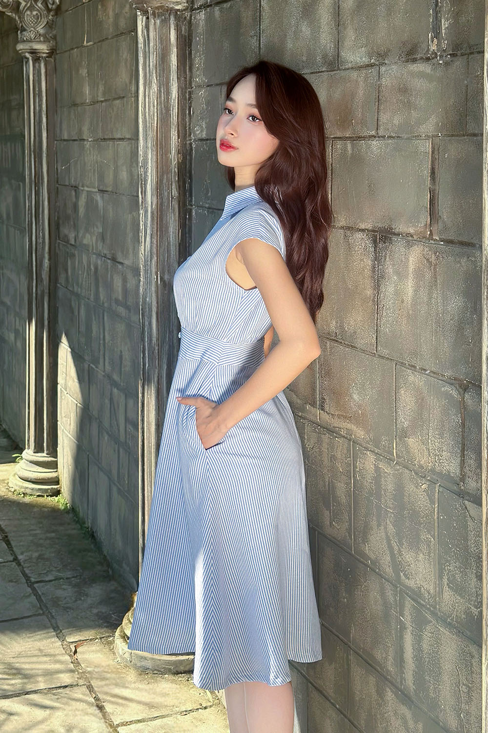 Đầm công sở chữ A xòe kẻ sọc trắng xanh
