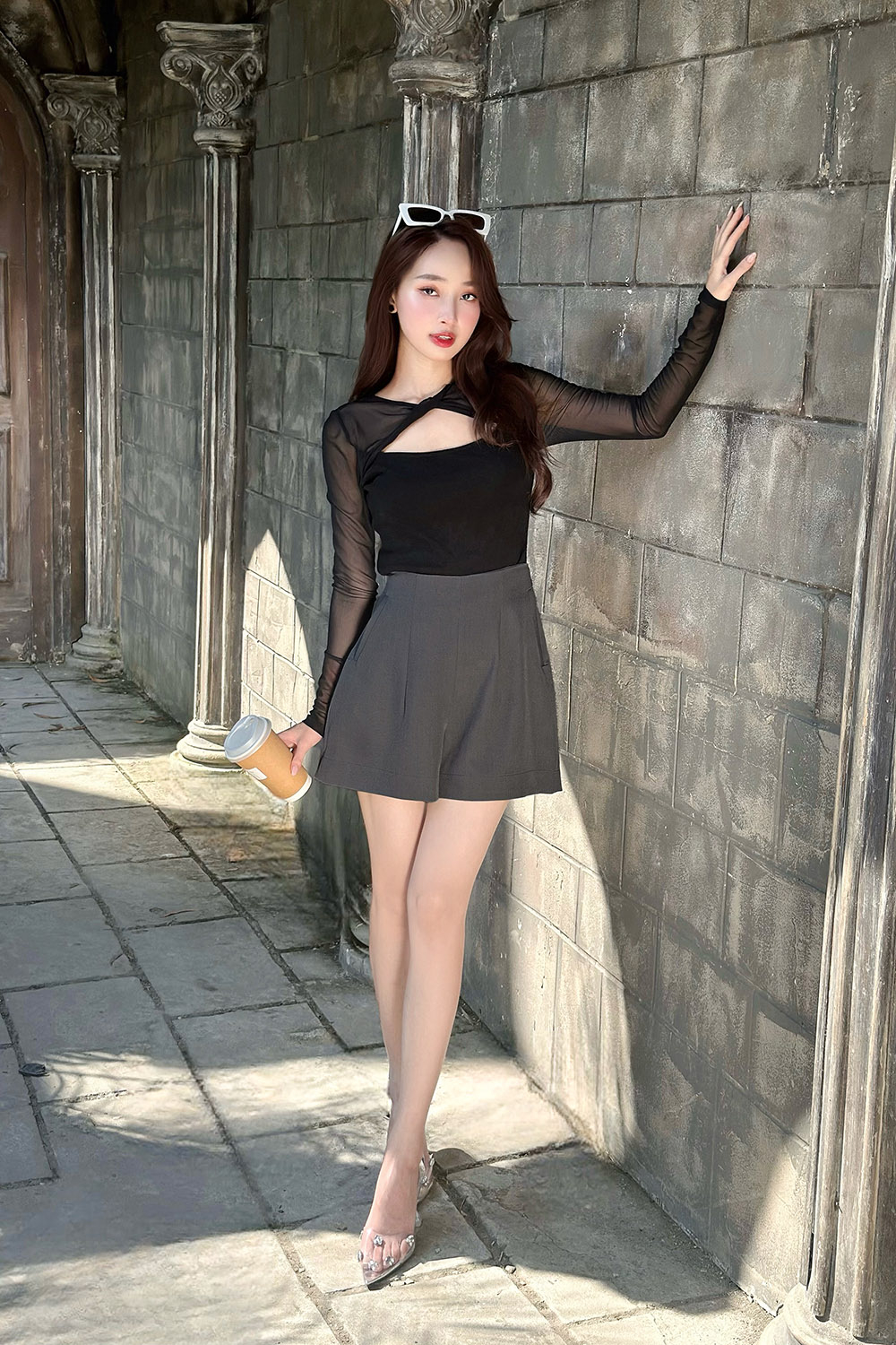 Quần short nữ màu xám