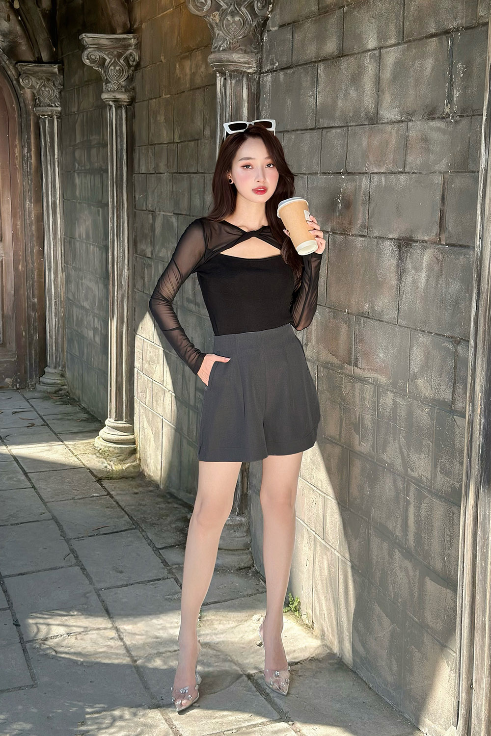 Quần short nữ màu xám