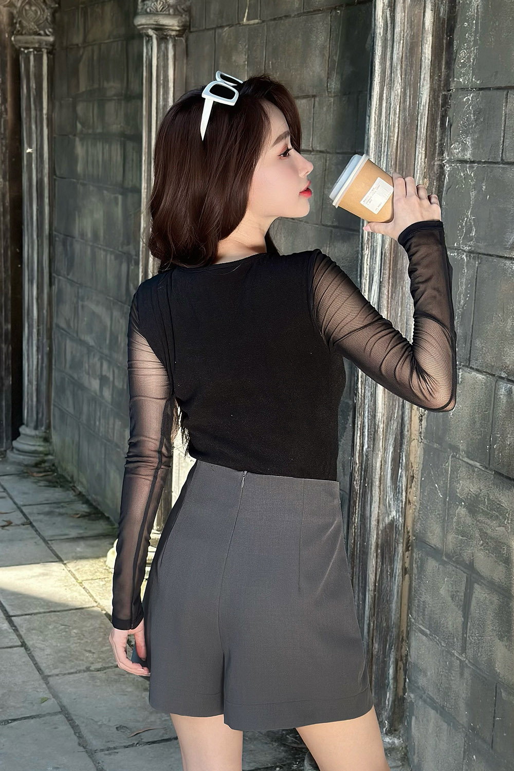 Quần short nữ màu xám