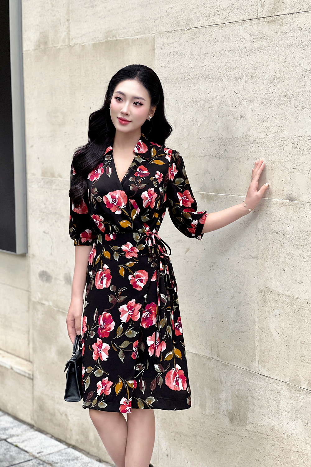 Đầm wrap dress họa tiết hoa eo thắt nơ
