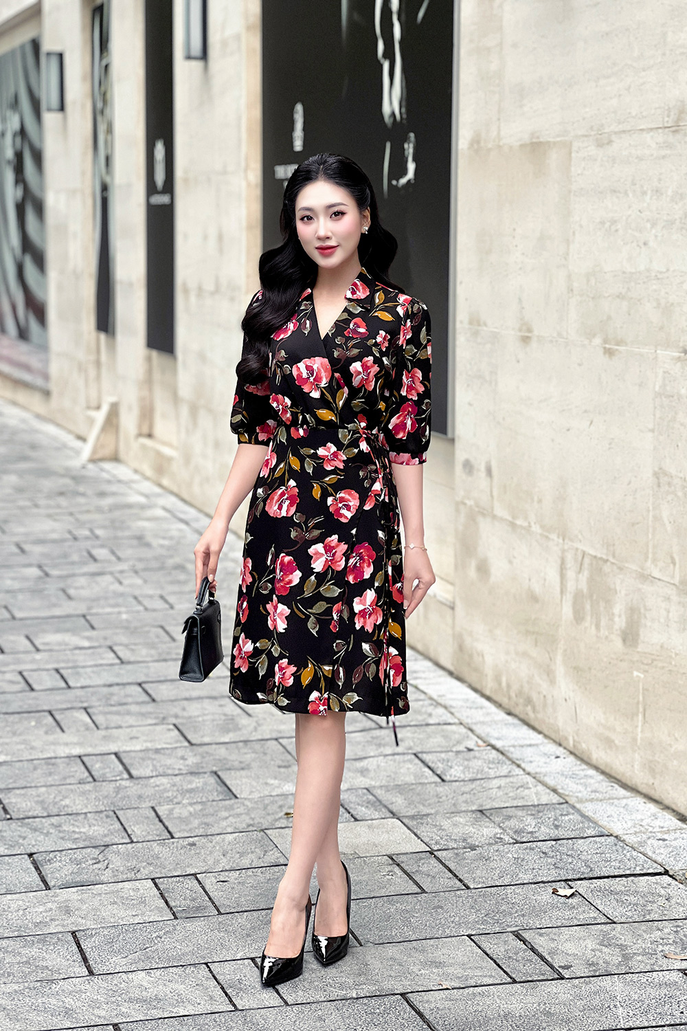 Đầm wrap dress họa tiết hoa eo thắt nơ