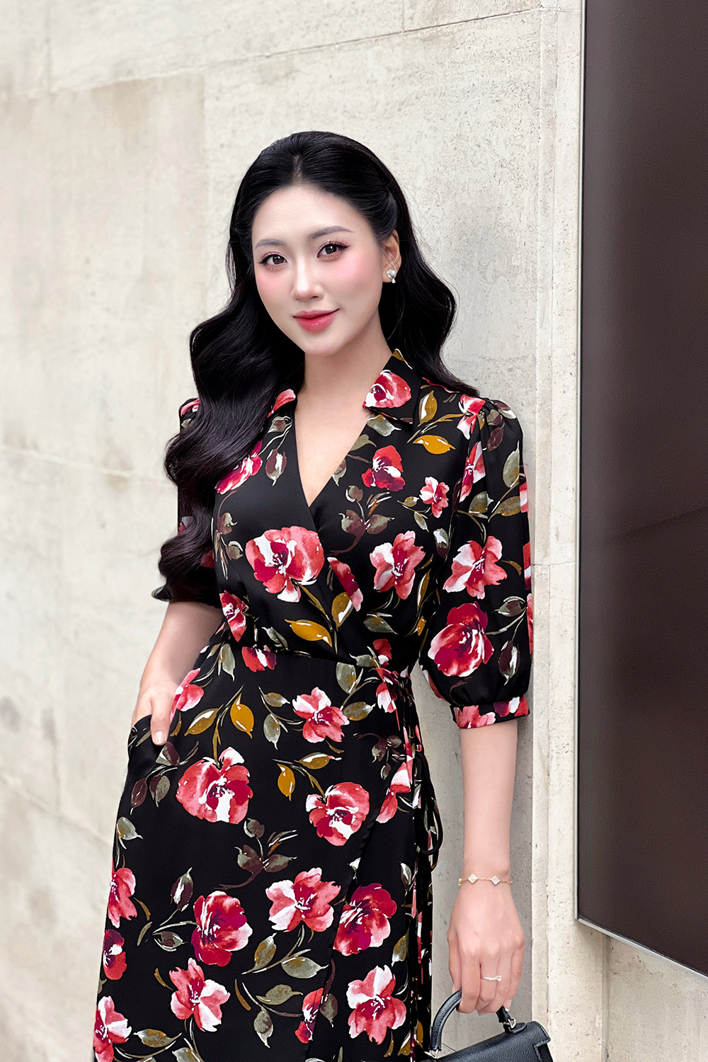 Đầm wrap dress họa tiết hoa eo thắt nơ
