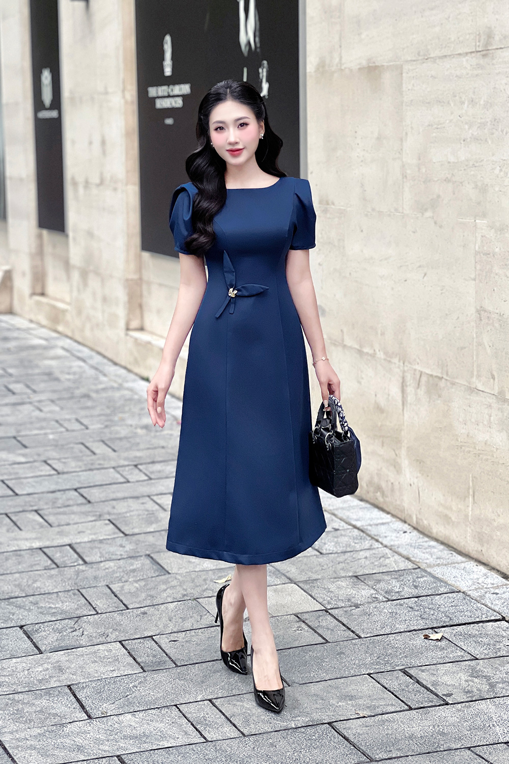 Đầm dự tiệc chữ A nhấn eo màu xanh navy