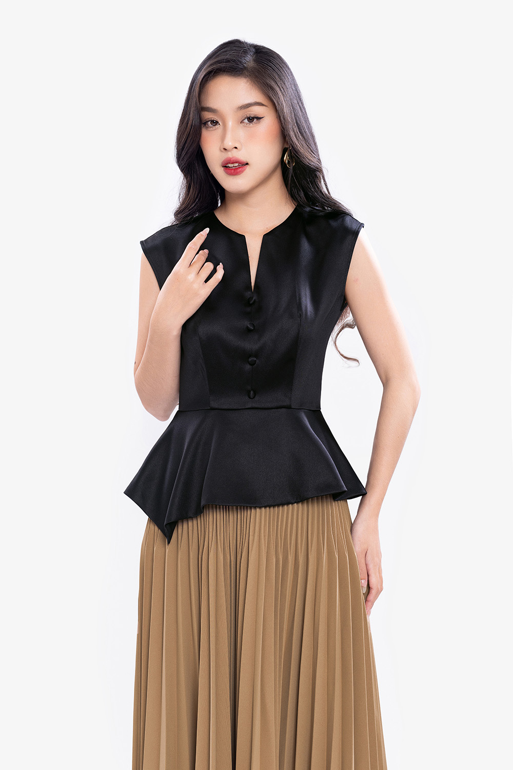 Áo đen công sở peplum sát nách