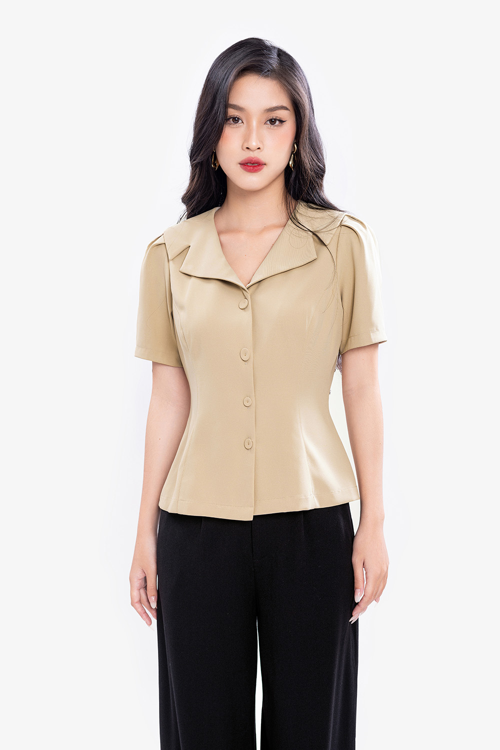 Áo công sở nữ màu nâu be cổ đan tông