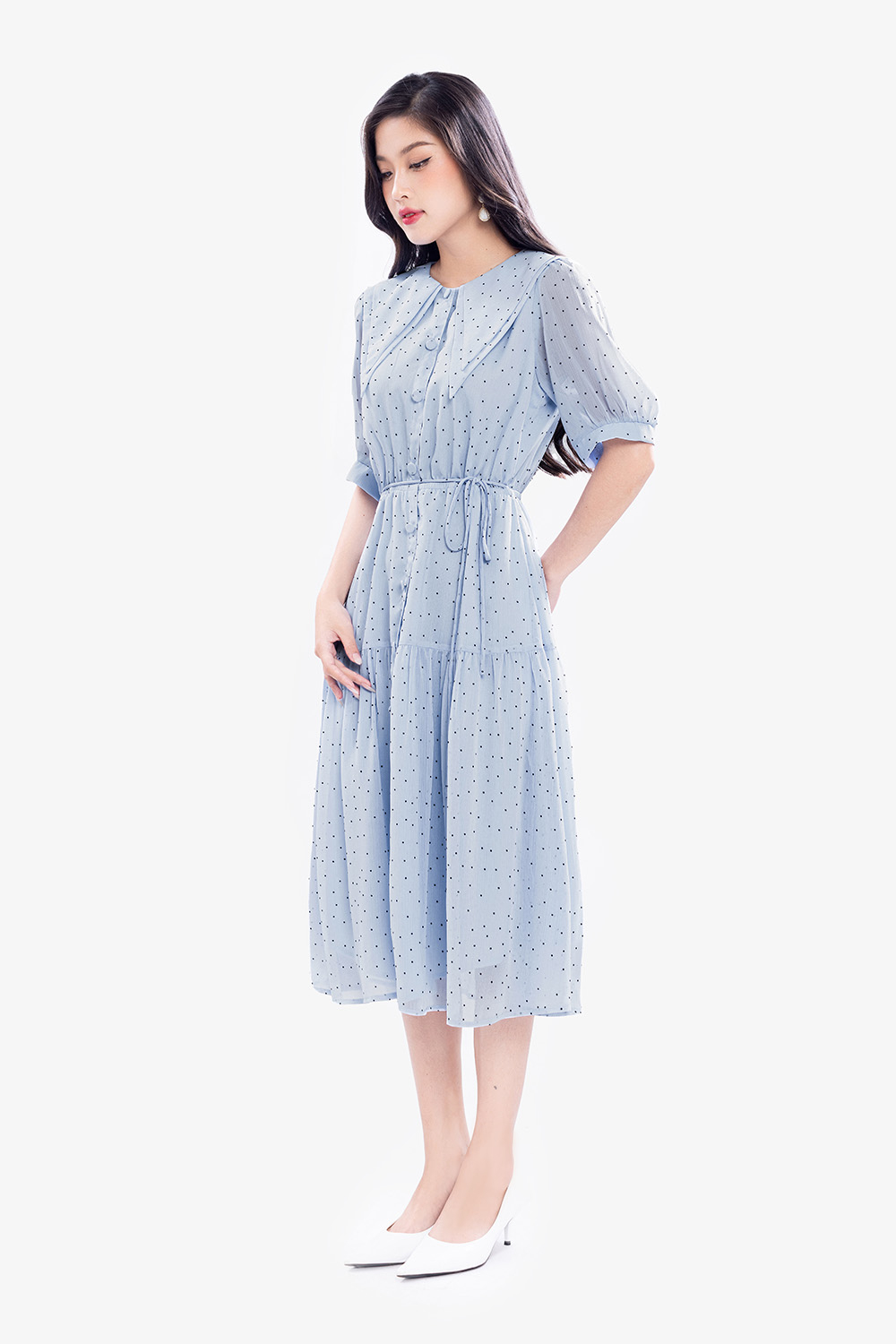 Đầm xòe chấm bi cổ lá sen tay ngắn