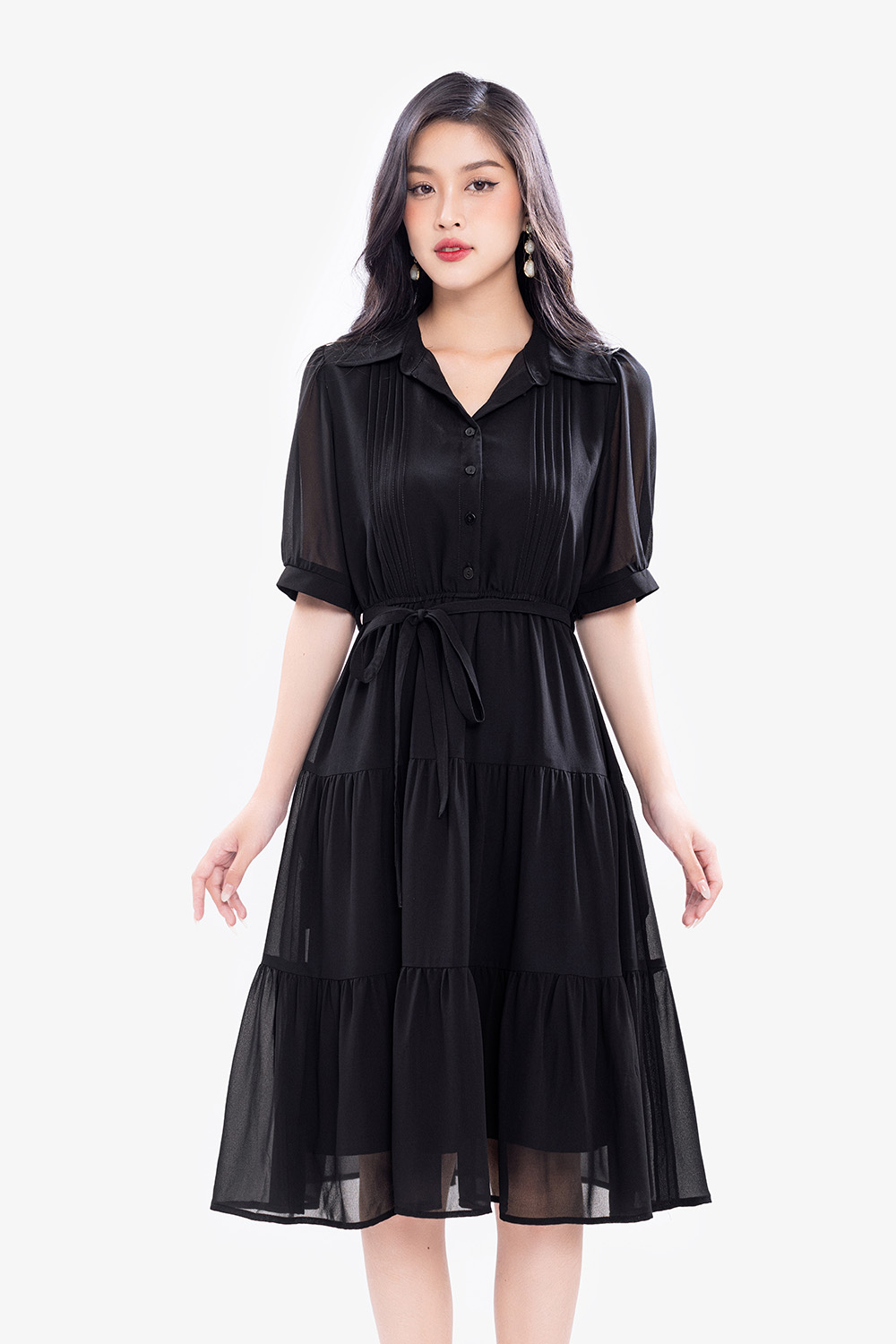 Đầm đen dáng xòe nhiều tầng cổ sơ mi