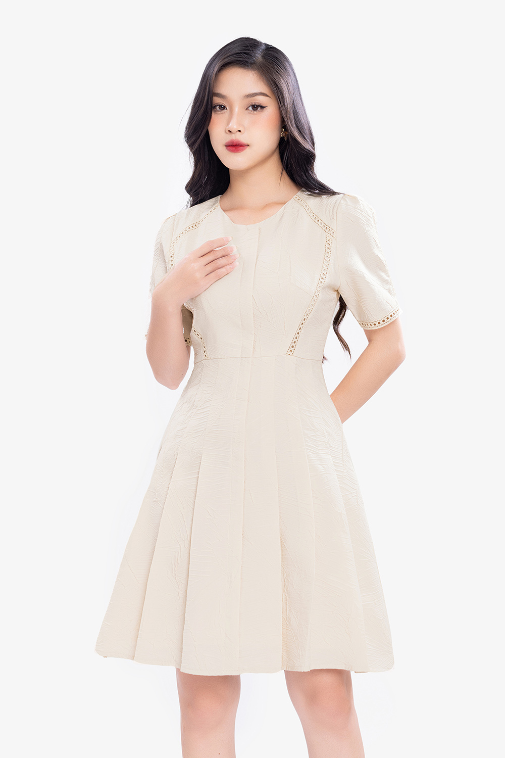 Đầm dự tiệc dáng xòe xếp ly cổ tròn