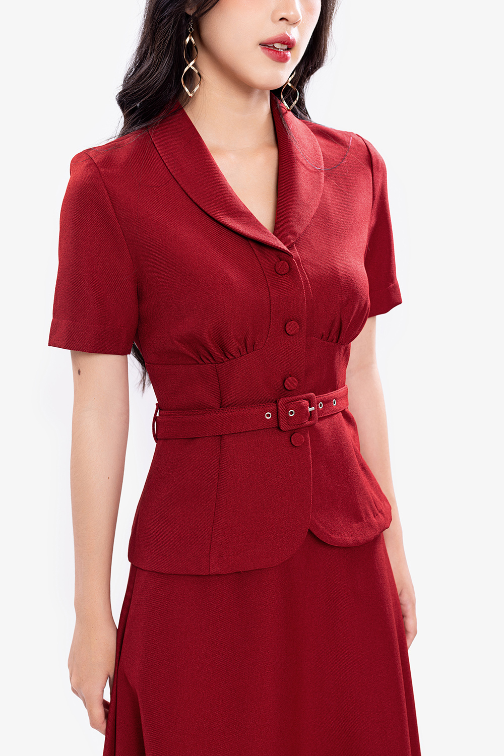 Áo công sở màu đỏ phối belt