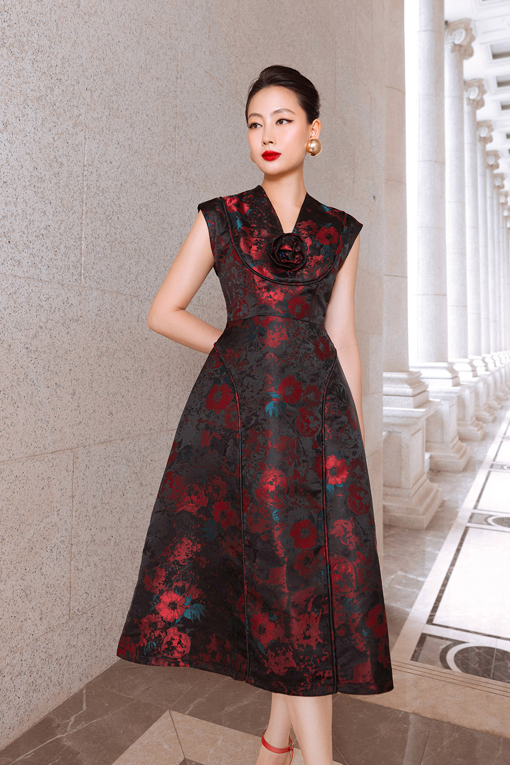 Đầm tafta xòe dự tiệc nền đen hoa đỏ KK172-28