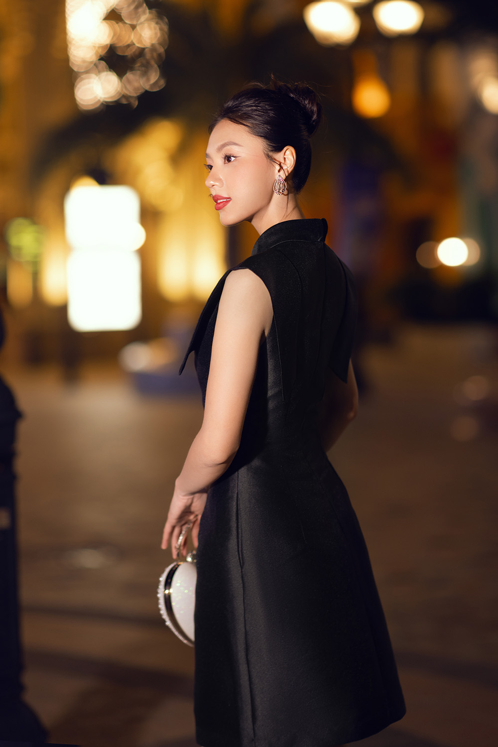 Đầm đen tafta dự tiệc dáng chữ A phối kim sa