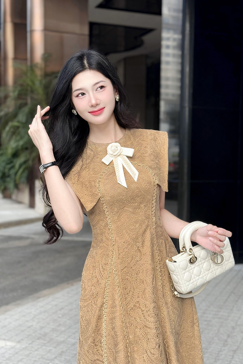 Đầm ren dự tiệc sang trọng dáng xòe