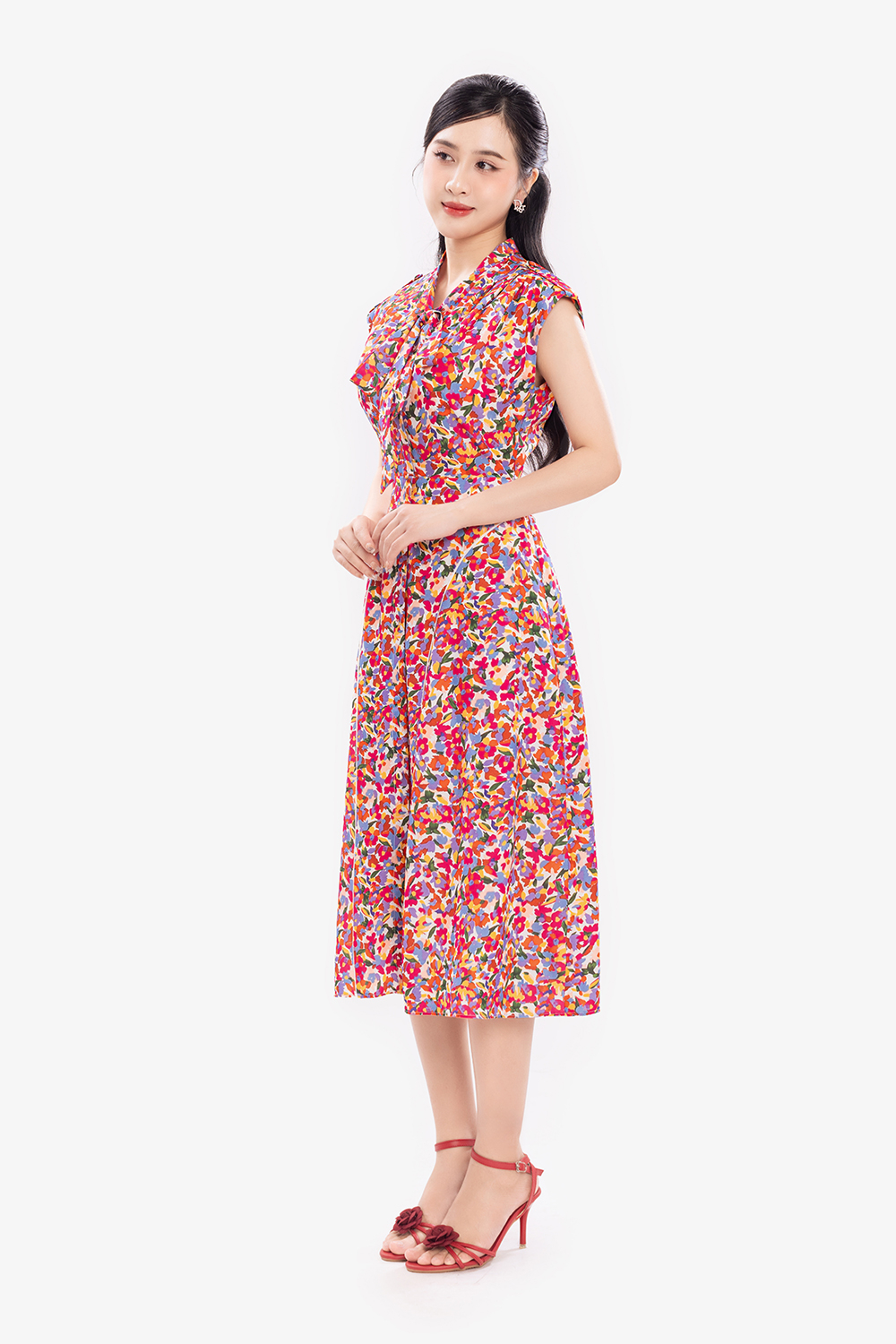 Đầm hoa nhiều màu dáng dài cổ phối nơ