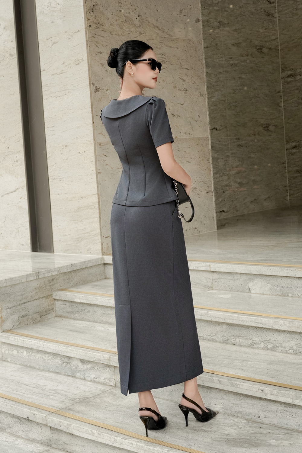 Áo công sở nữ màu xám cổ đan tông