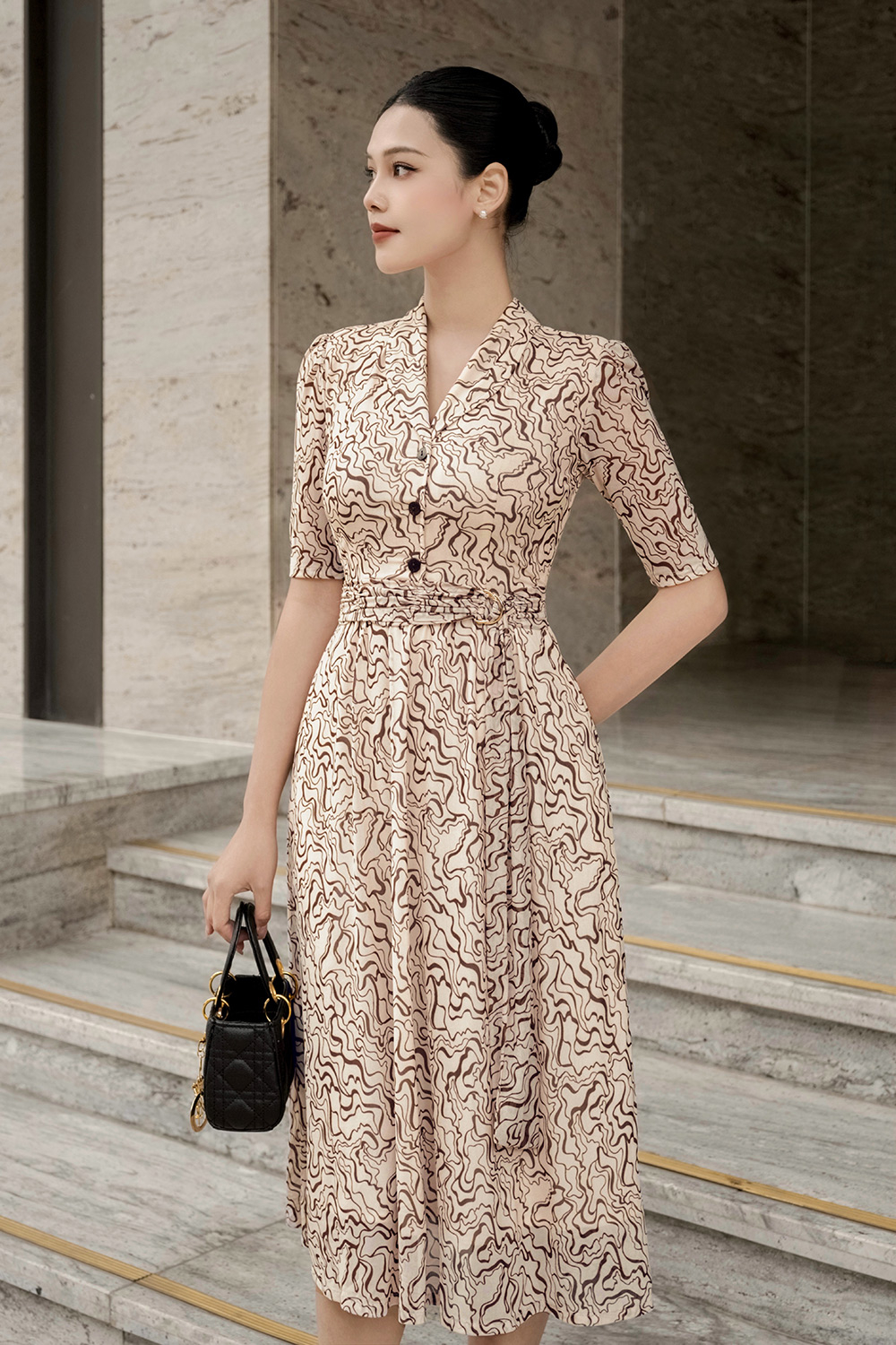 Đầm công sở dáng xòe họa tiết eo xếp ly