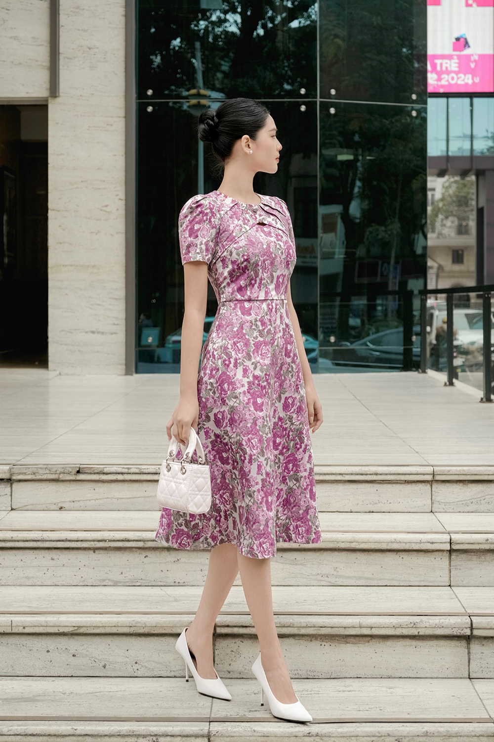 Đầm hoa đi tiệc dáng chữ A xếp ly cổ