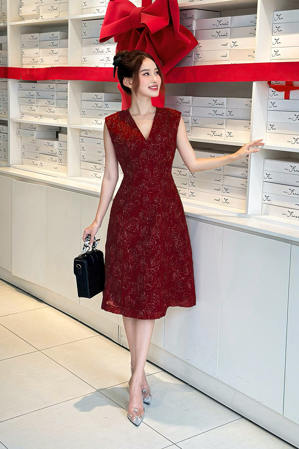 Đầm đỏ dự tiệc gấm 3D sát nách KK172-37