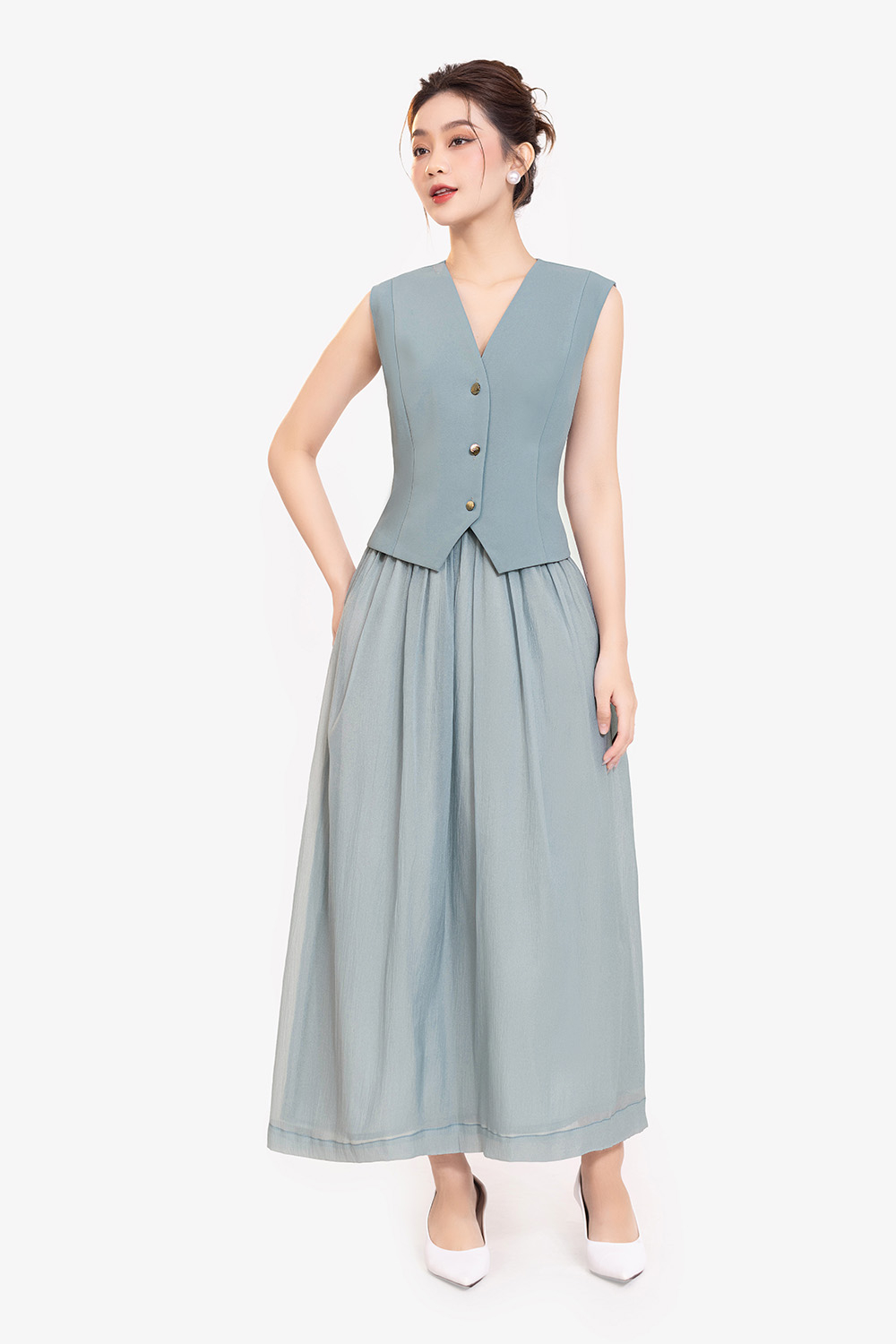 Chân váy dài dáng xòe màu xanh pastel