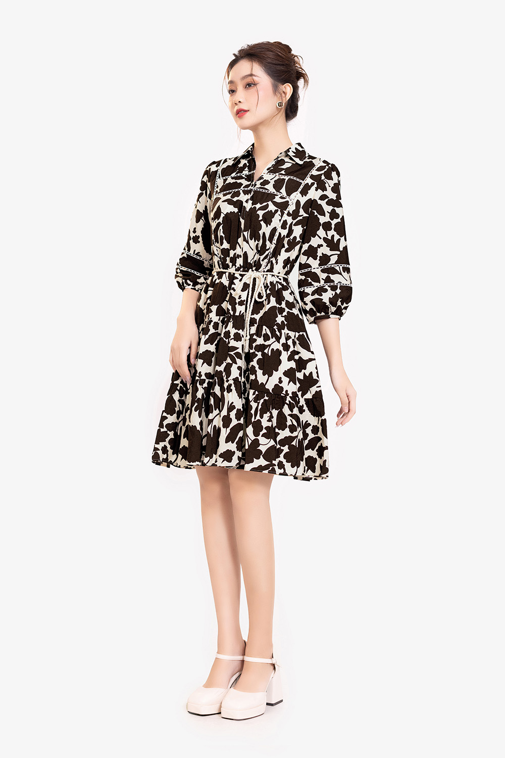 Đầm sơ mi hoa dáng xòe ngắn tay lỡ