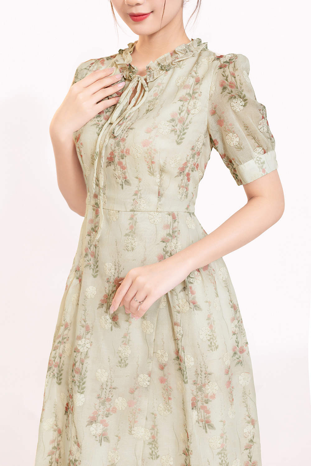 Đầm xòe hoa cổ viền bèo thắt nơ