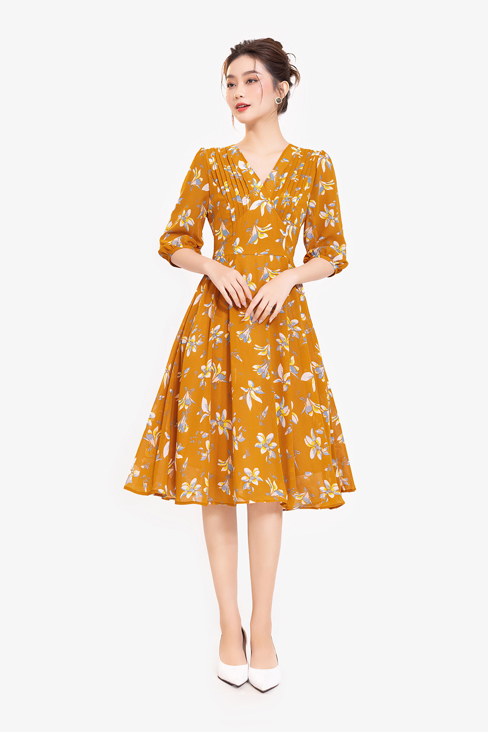 Đầm hoa vàng tay lửng dáng xòe