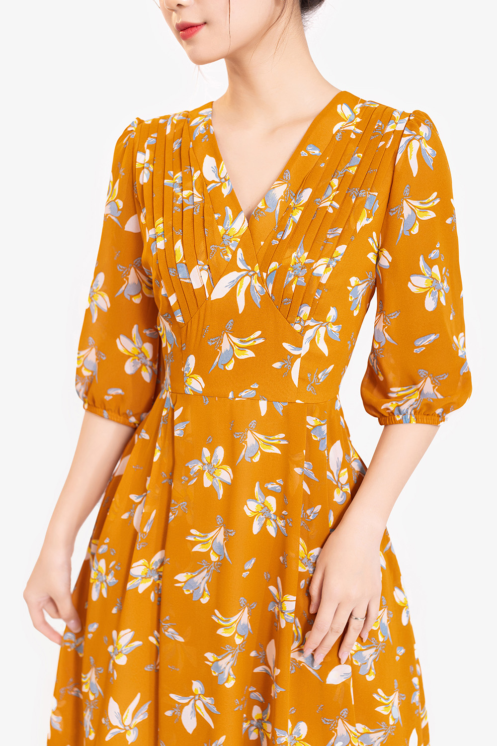 Đầm hoa vàng tay lửng dáng xòe