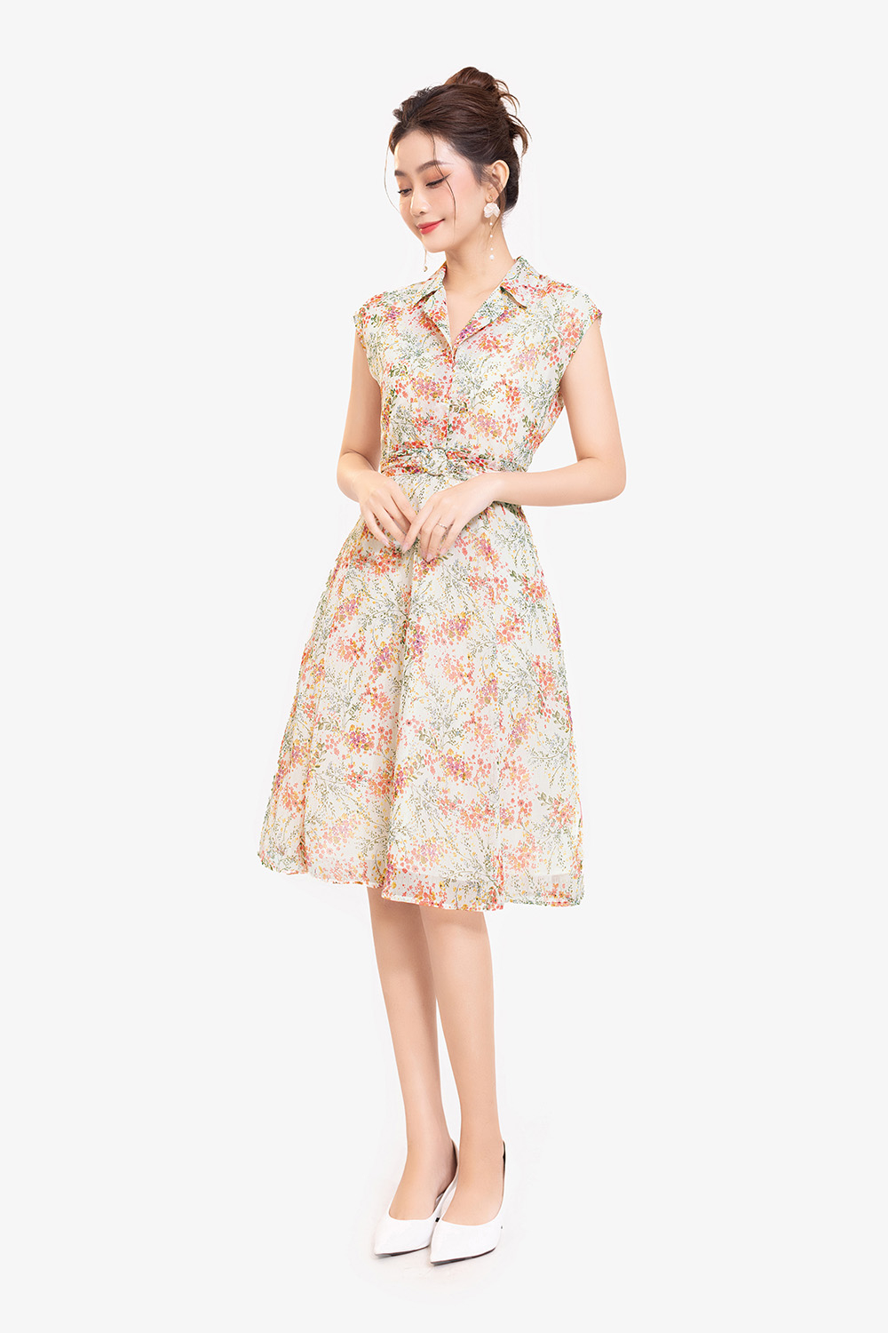 Đầm voan hoa nhí dáng xòe nhấn eo