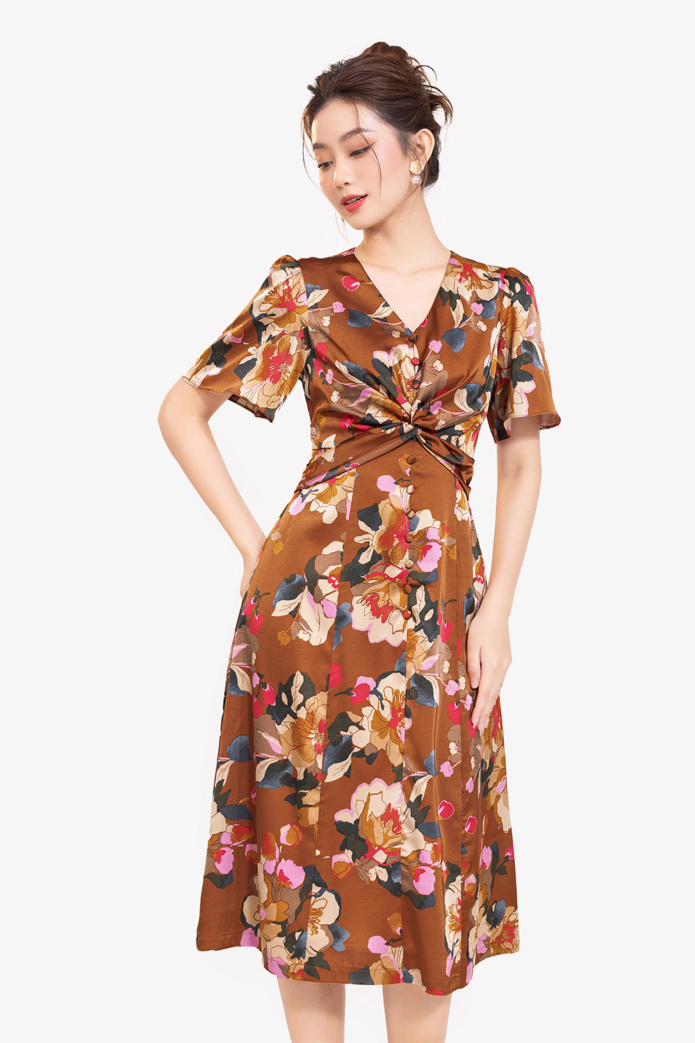 Đầm lụa họa tiết hoa dáng xòe