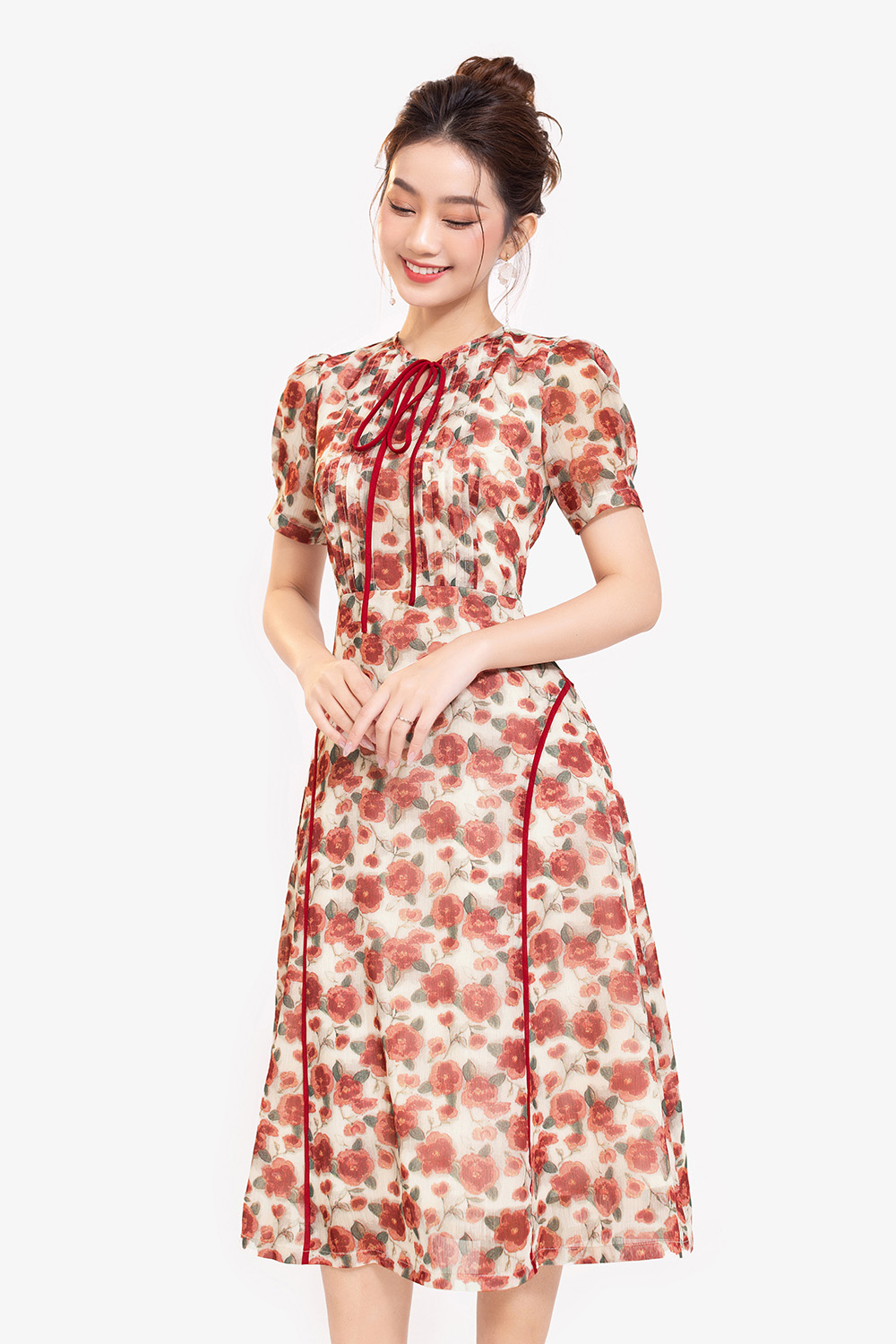 Đầm xòe voan hoa đỏ thắt nơ