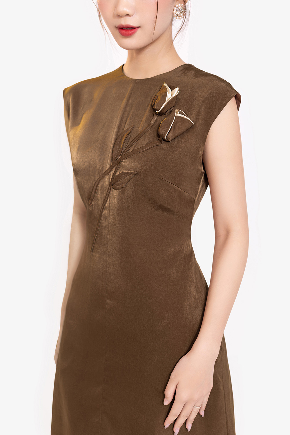 Đầm dự tiệc màu nâu đính kết hoa
