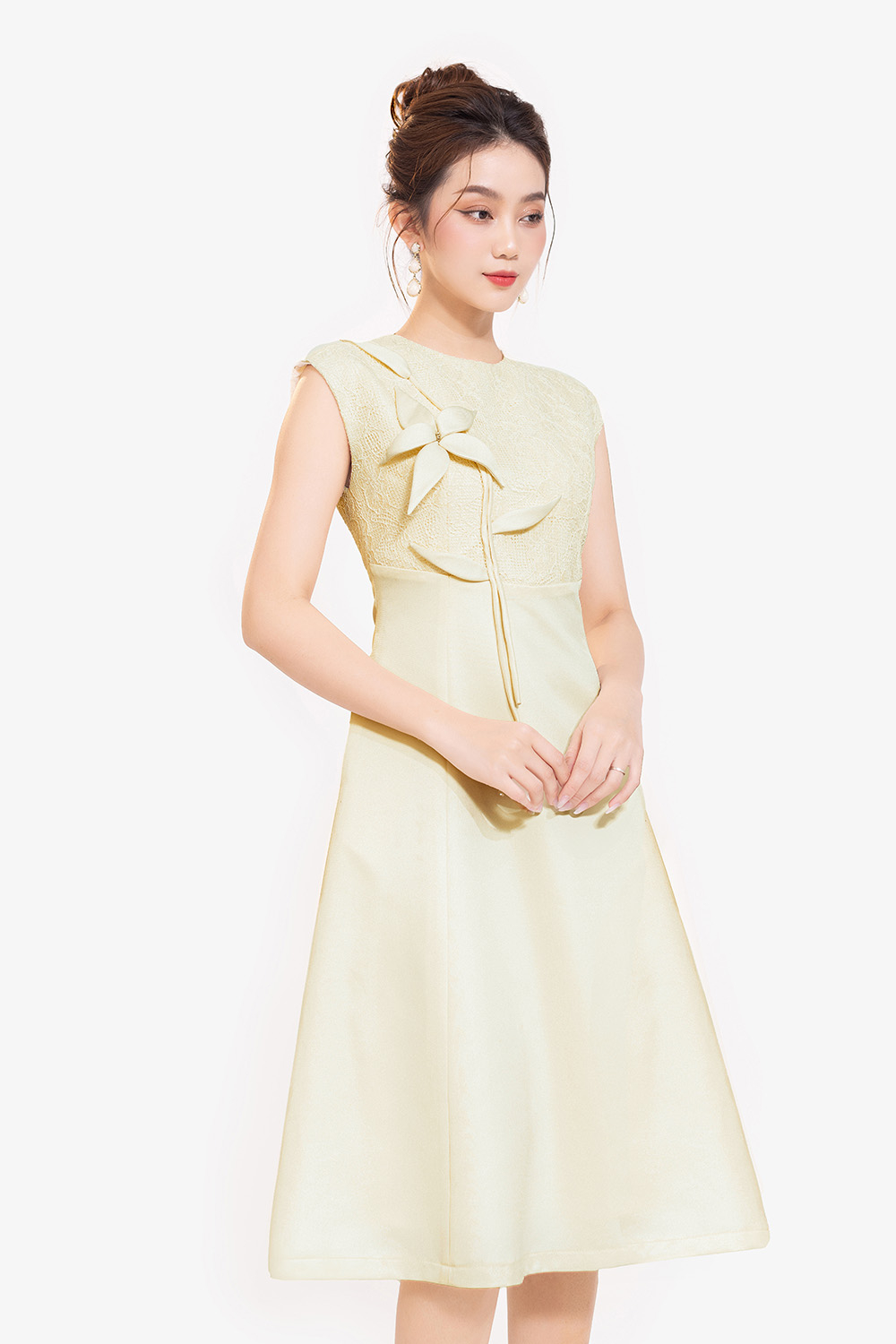 Đầm dự tiệc dáng chữ A đính hoa