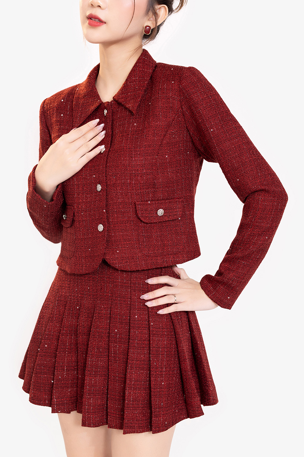 Chân váy ngắn xếp ly màu đỏ