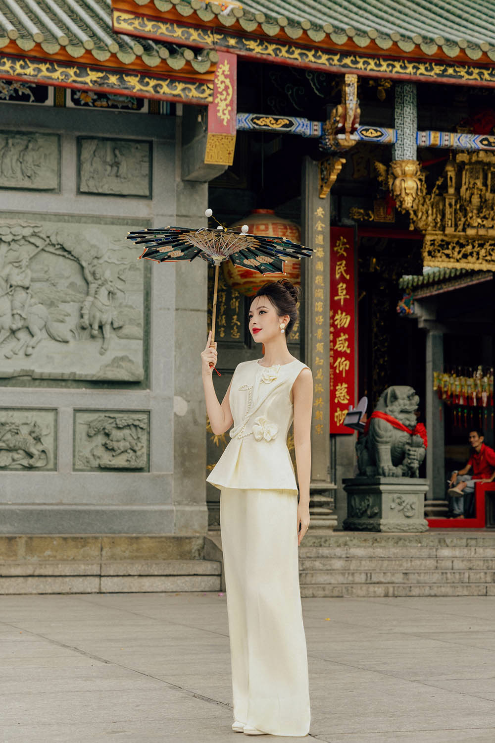 Quần tây dài ống suông màu kem