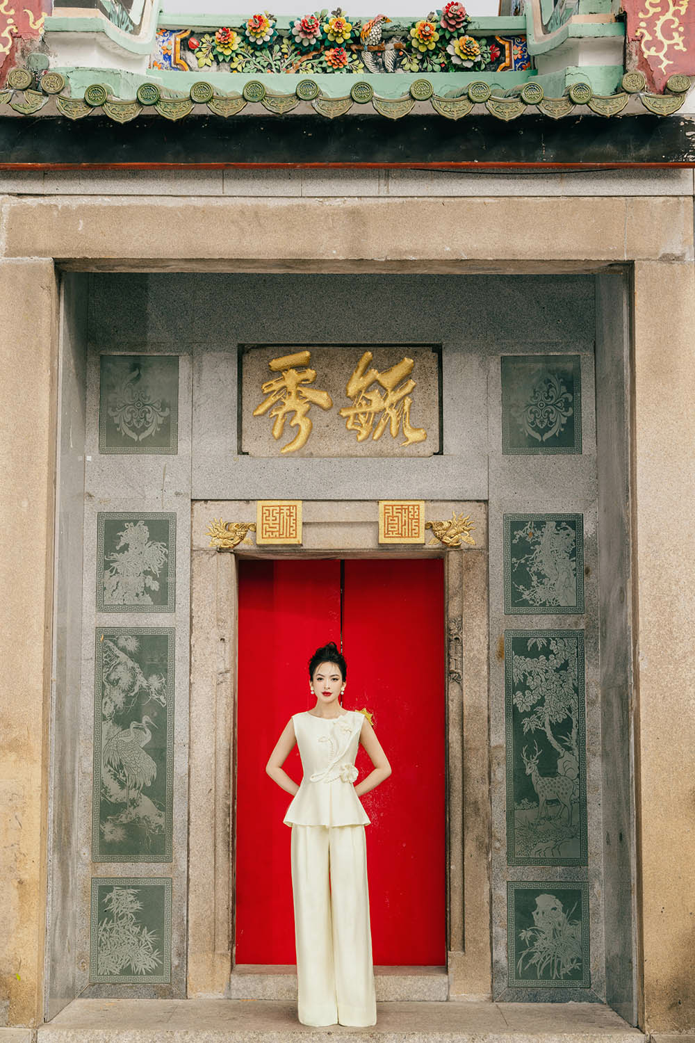 Quần tây dài ống suông màu kem