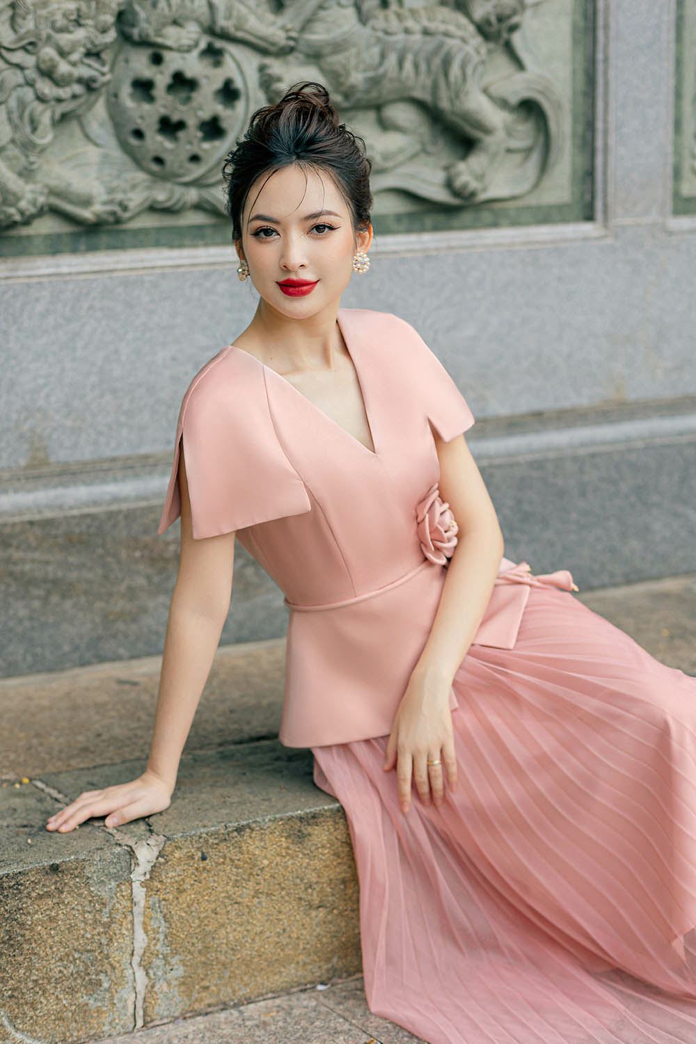 Đầm xòe xếp ly dự tiệc màu hồng eo đính hoa