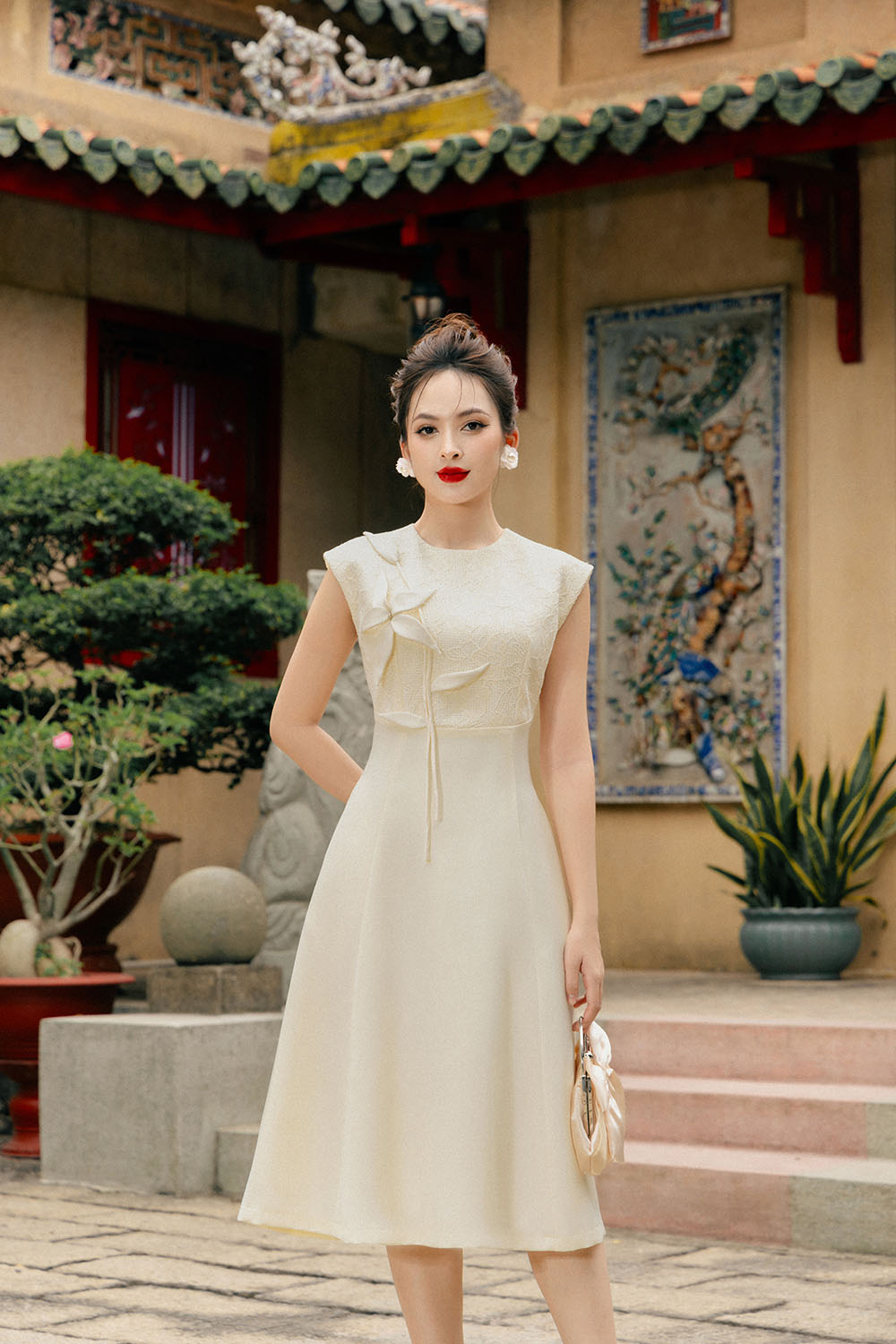 Đầm dự tiệc dáng chữ A đính hoa