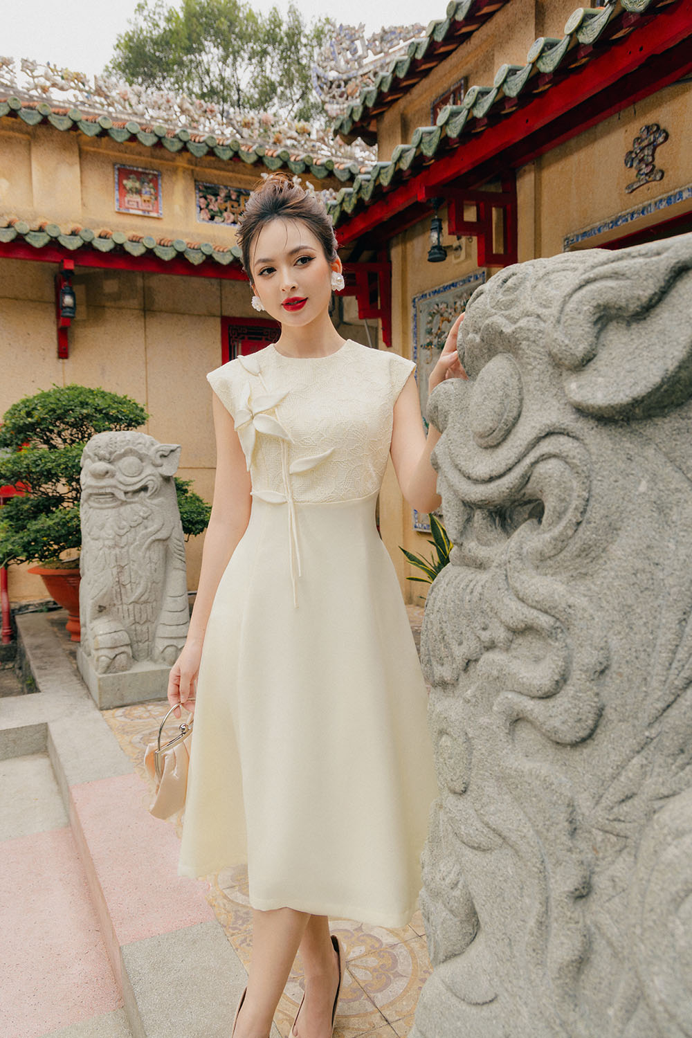 Đầm dự tiệc dáng chữ A đính hoa