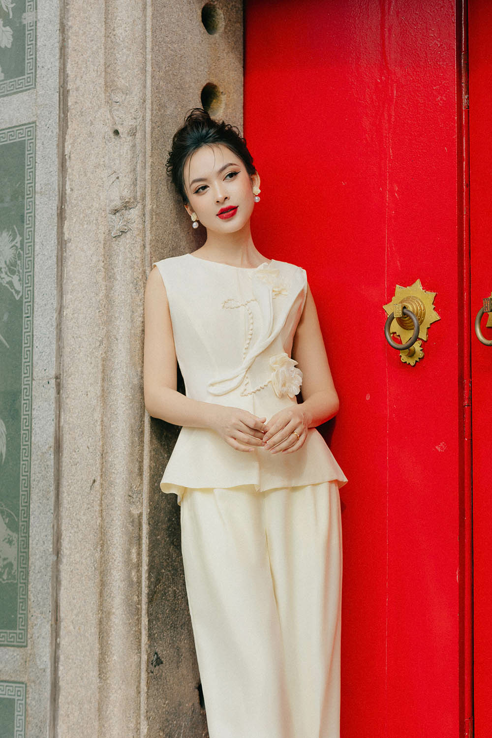 Áo kiểu peplum đính hoa sát nách ASM22-18