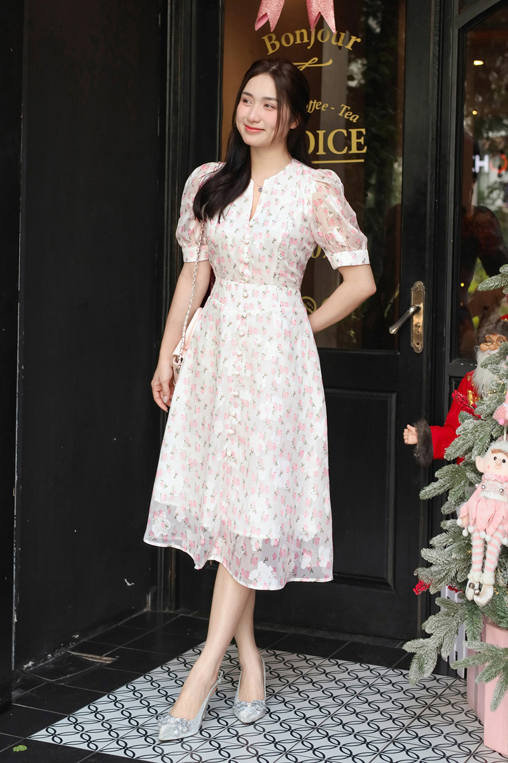 Đầm hoa nhí dáng xòe cổ xẻ V