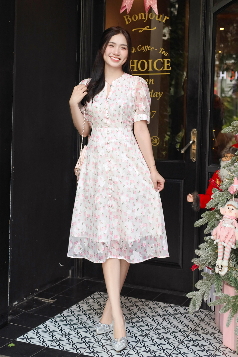 Đầm hoa nhí dáng xòe cổ xẻ V