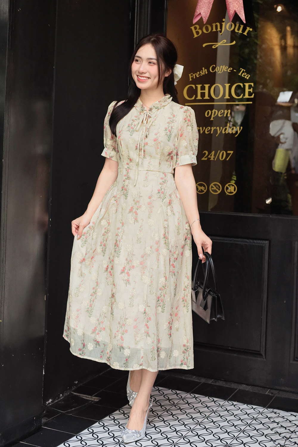 Đầm xòe hoa cổ viền bèo thắt nơ