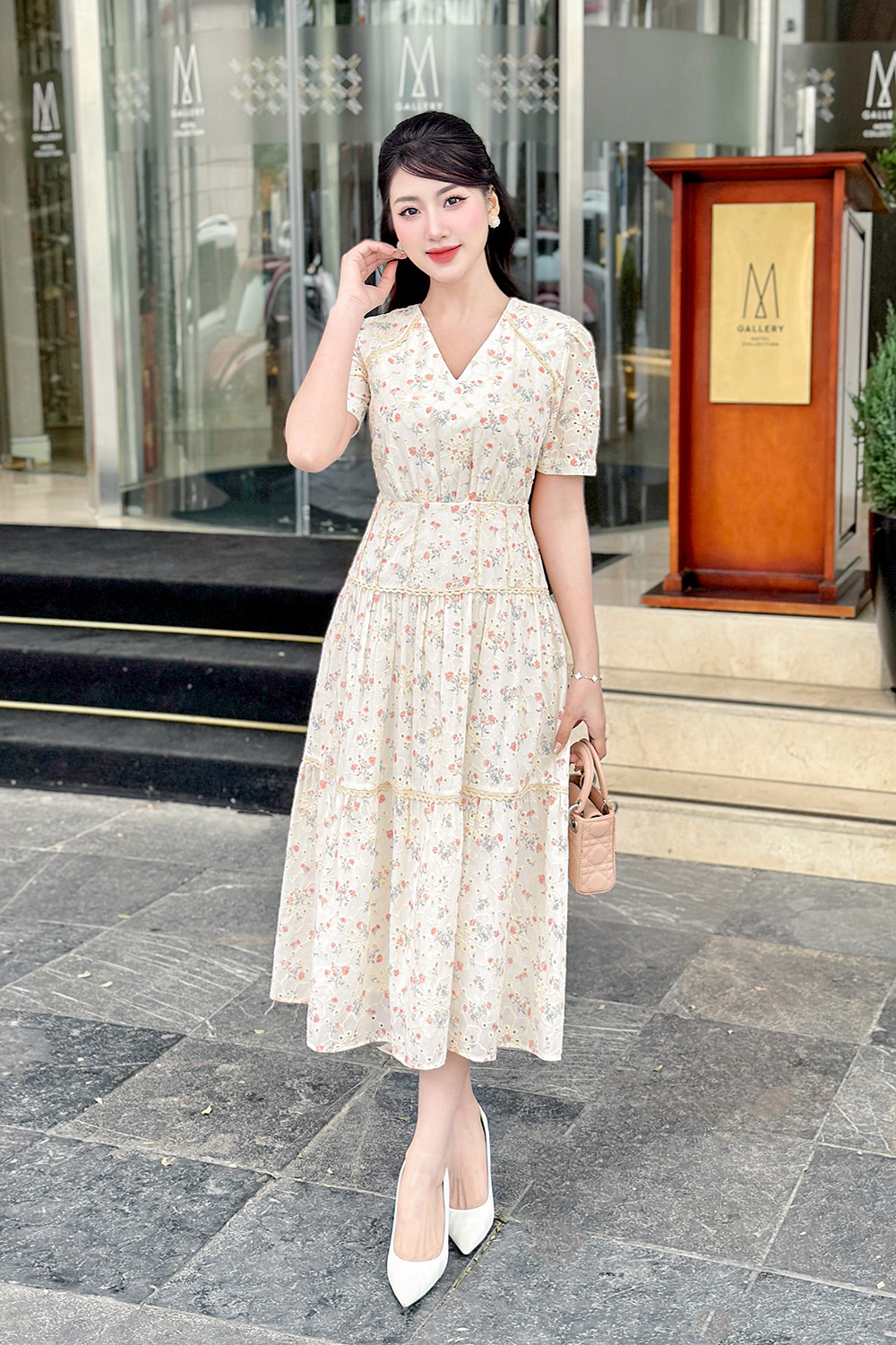 Đầm dài xô thêu hoa nhí dáng xòe