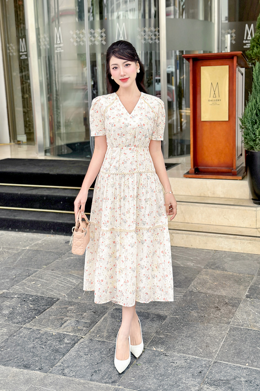 Đầm dài xô thêu hoa nhí dáng xòe