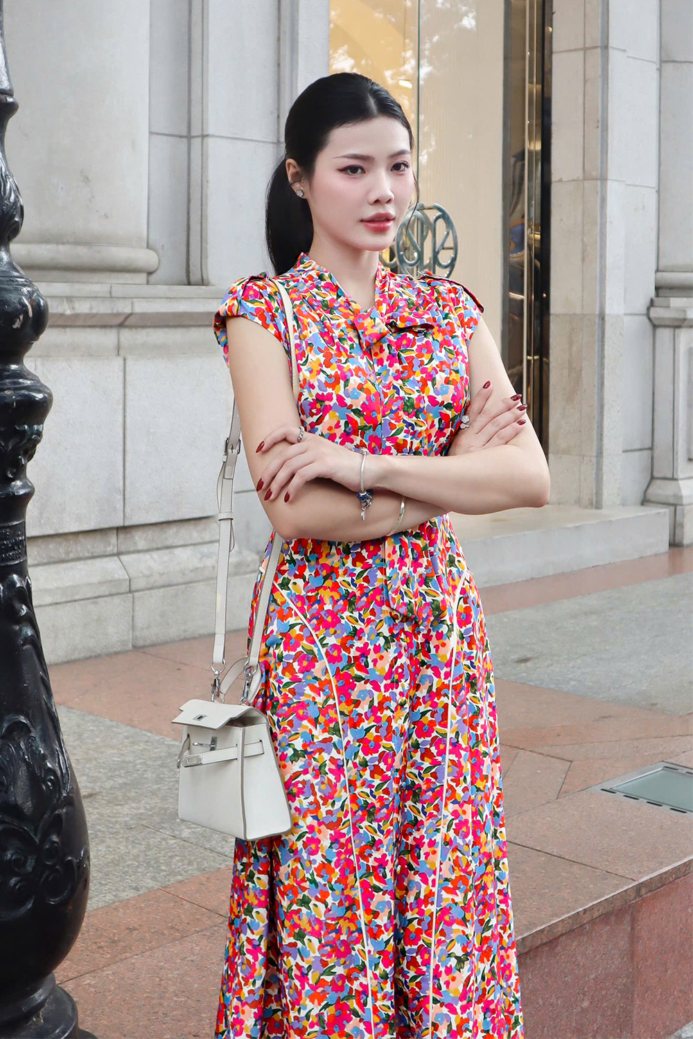 Đầm hoa nhiều màu dáng dài cổ phối nơ