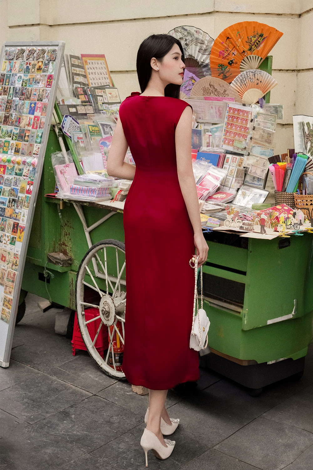 Đầm lụa đỏ dự tiệc dáng ôm body