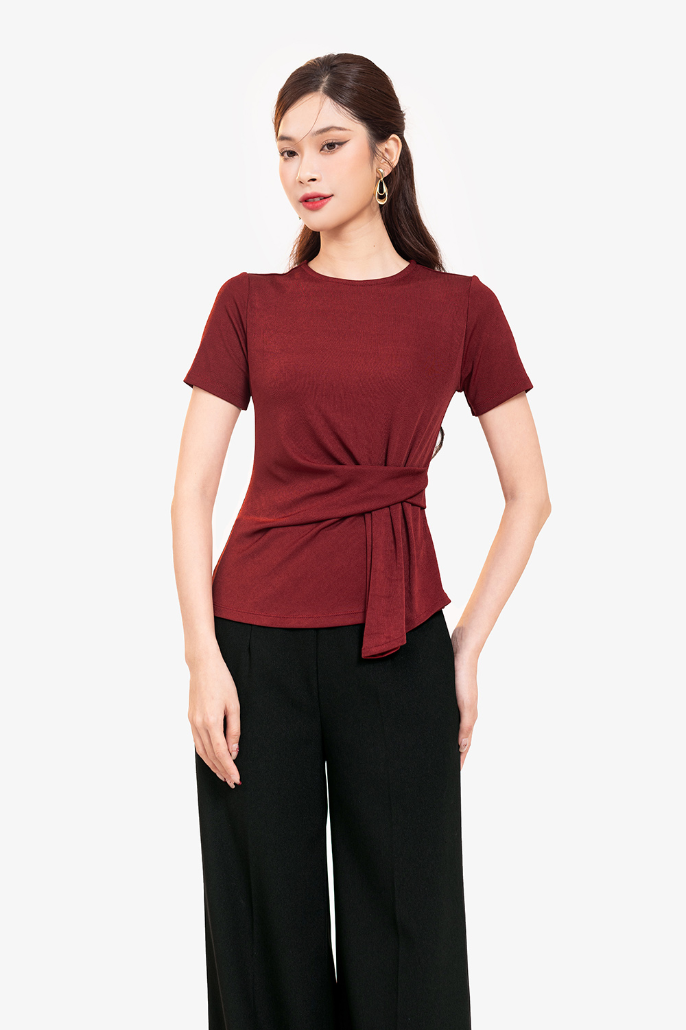 Áo thun nữ cổ tròn màu đỏ nhấn eo