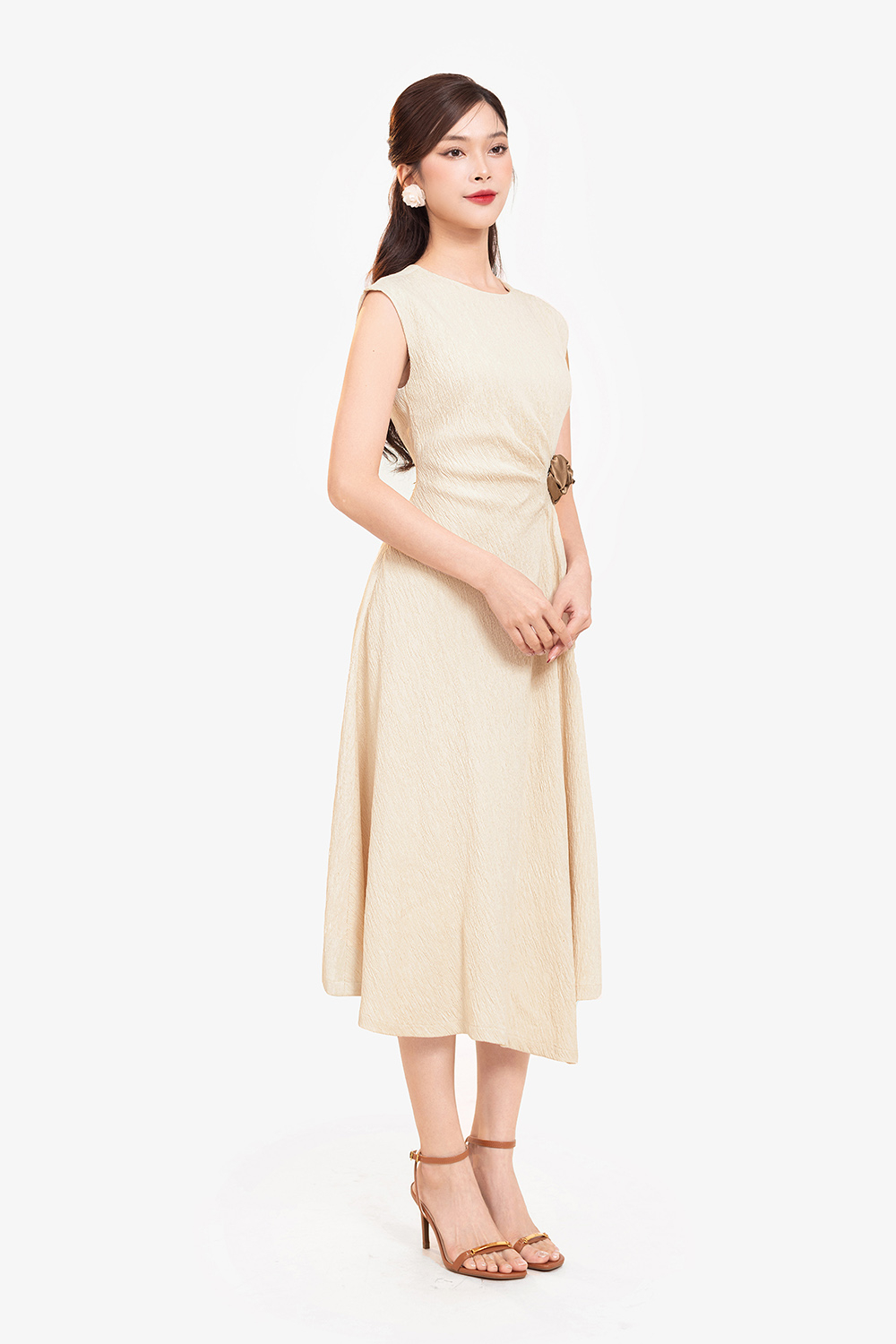 Đầm xòe dự tiệc nhấn eo đính hoa